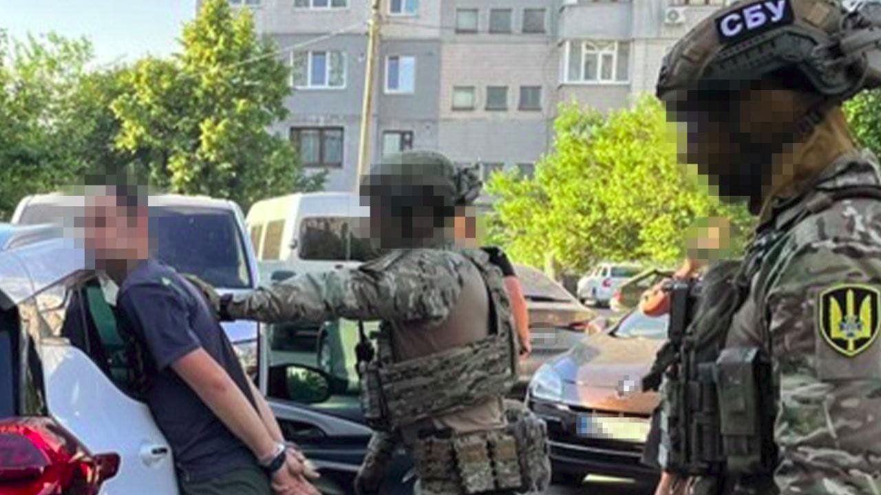 Наводив ракети на нафтобази та електростанції: у Кропивницькому затримали агента РФ