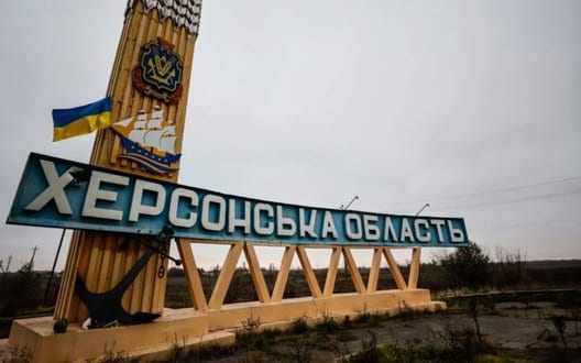 П’ятеро дорослих та дитина постраждали внаслідок атаки дрона на авто на Херсонщині