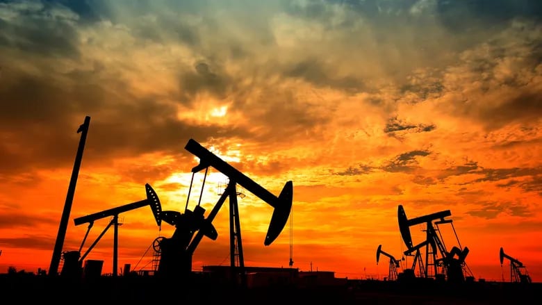 Видобуток нафти в Росії впав майже на мільйон барелів нижче квоти ОПЕК+