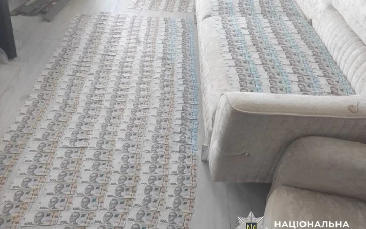 У Києві викрили схему фіктивного працевлаштування чоловіків у ліцеях