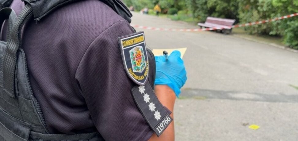 У Лубнах чоловік відкрив стрілянину по поліцейських: один правоохоронець поранений