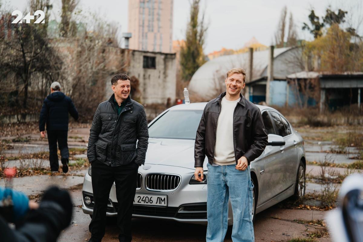 Як поєднали Бакланова та Вівчарюка: що відбувалося за лаштунками нового серіалу 2+2 "Таксі для опера"