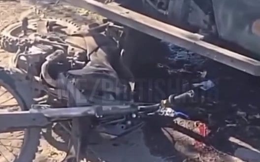 Російський військовий зняв на відео знищену техніку та тіла окупантів після удару ЗСУ