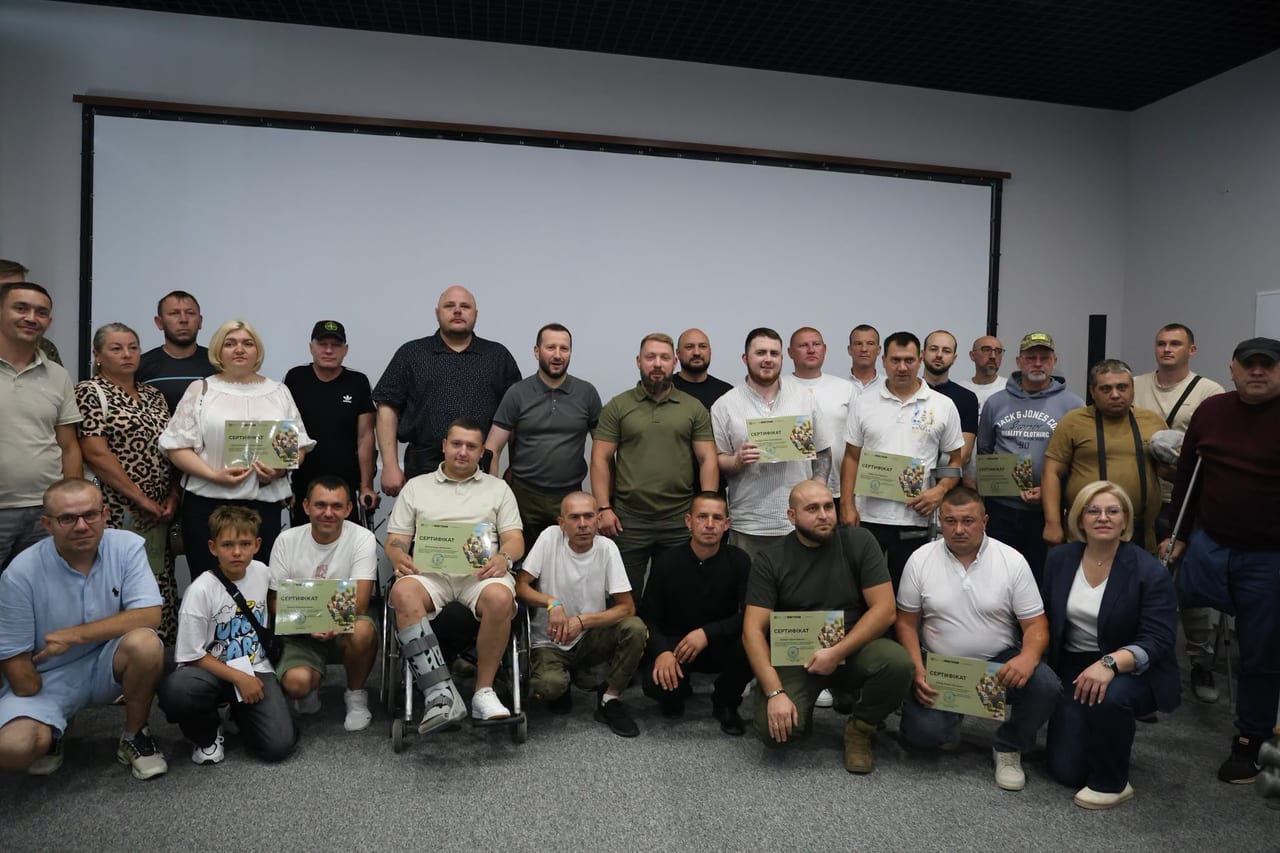 На Хмельниччині 34 родини ветеранів і загиблих військових отримали сертифікати на житло