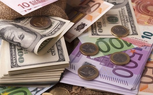 Долар дорожчає, євро дешевшає: Нацбанк встановив курс валют на 12 серпня