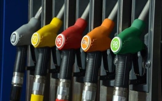 Польща та Литва забезпечили 55% імпорту бензину в Україну у липні 2026 року. ІНФОГРАФІКА