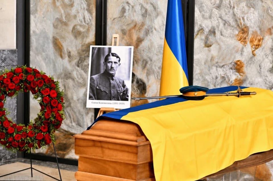 Коновалець їде додому: як національна пам'ять, війна, болотисте кладовище і польські претензії провокують незручні питання