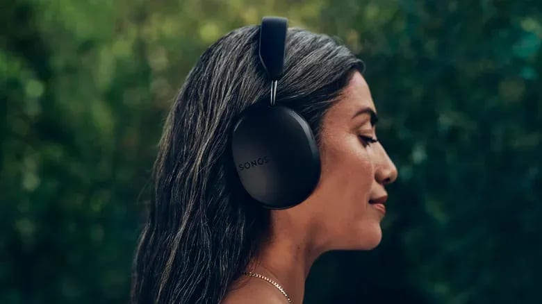 Sonos представить конкурента AirPods Max із підтримкою голосових команд