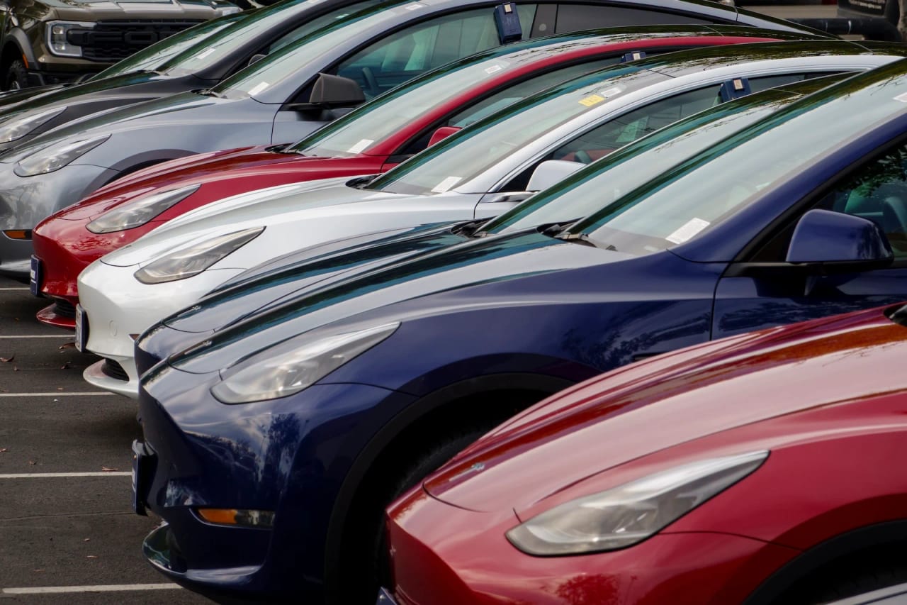 Покупці Tesla в Каліфорнії використали всі нові субсидії на електромобілі за 5 днів