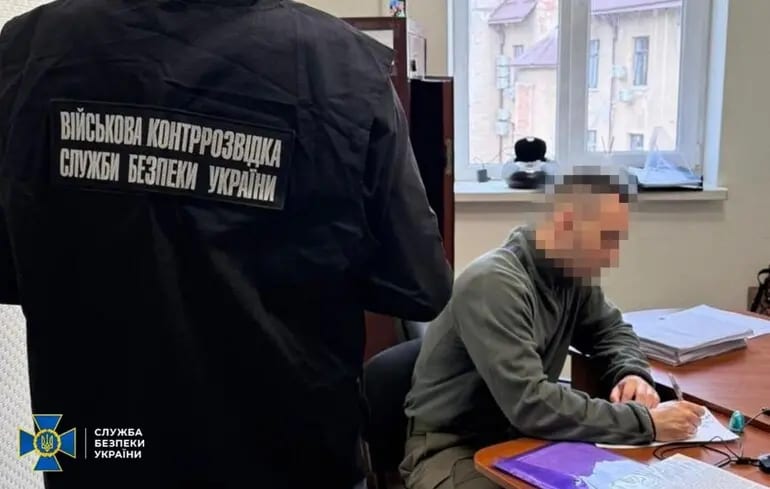 Група фотографів зливала ГРУ дані про передислокацію українських винищувачів