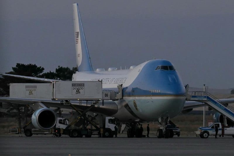 Трамп повертався із саміту НАТО в Анкарі іншим військовим літаком через загрозу з боку Ірану — The Washington Post