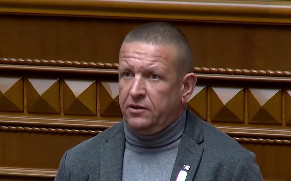 Простій Червоноградської ЦЗФ залишає шахти без грошей на щоденну роботу, - депутат