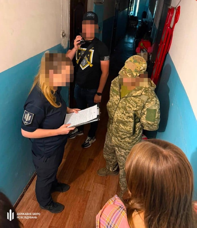 Ще чотирьом працівникам Одеського ТЦК оголосили підозри в катуванні цивільних, кількість фігурантів зросла до 13 — ДБР