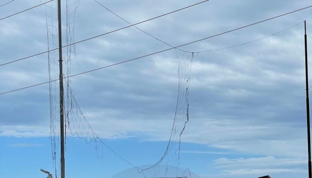 Нафтобазу у Феодосії окупанти прикрили антидроновими сітками — соцмережі