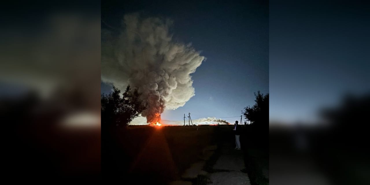 Дрони атакували Воронезьку область РФ: після ударів палає логістичний хаб Wildberries (відео)