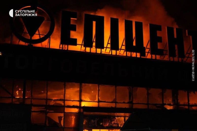 Російські виродки вбили двох жінок у Херсоні, поціливши дроном у житловий будинок