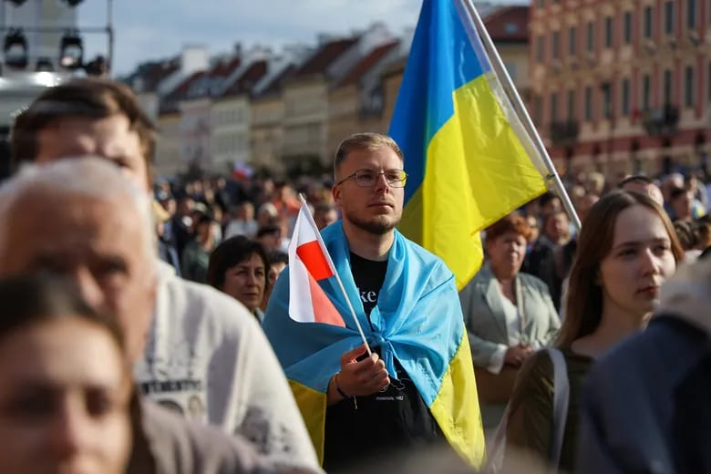 43% згадок про Україну в польських соцмережах мають негативний характер – дослідження